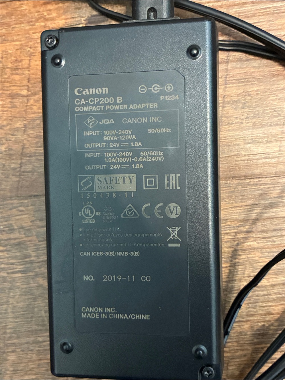 Canon Black AC Power Adapter - Picture 2 of 5